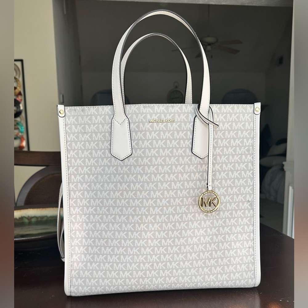 Michael Kors Signature Logo Tote Bag (Natural)